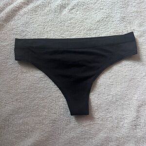 Women’s Black Seamless Bikini panties